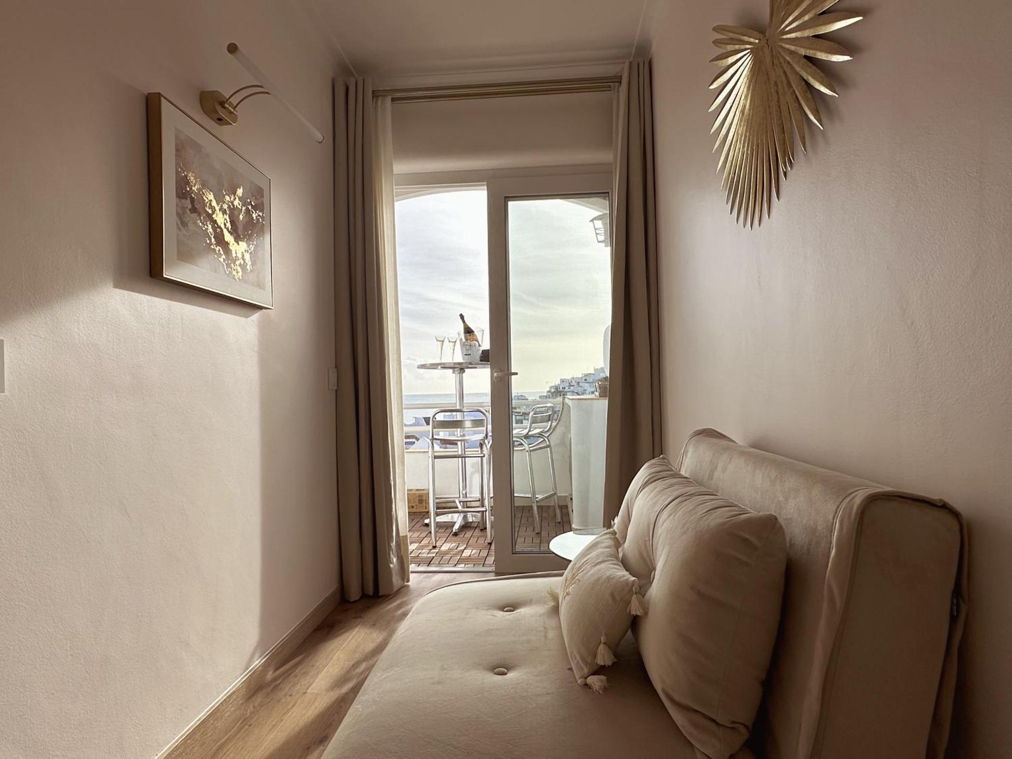 Deluxe Flat Sea View By Holidays